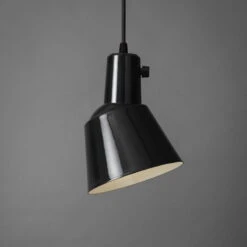 Midgard K831 Riippuvalaisin, Musta -Louis Poulsen Myymälämyynti midgard 831 181 mood 01