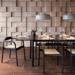 PLEASE WAIT To Be SEATED Podgy Riippuvalaisin, Tuhkanharmaa -Louis Poulsen Myymälämyynti podgy kadeau