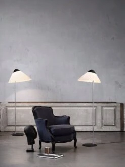 Pandul Opala Maxi Lattiavalaisin, Vaaleanharmaa -Louis Poulsen Myymälämyynti zG003 4S Wegner Opala Floor Lights